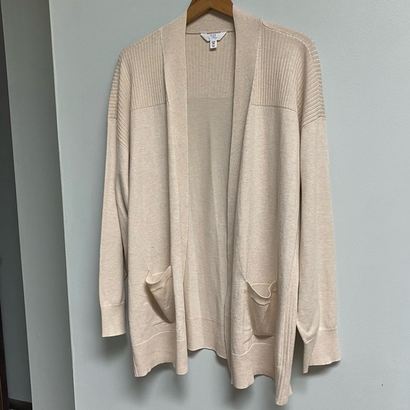 LIKE NEW CARDIGAN SWEATER - XXL - Picture 5 of 8